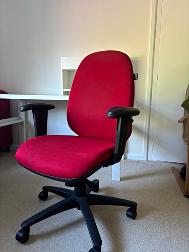 Bof red fabric operator - bof,
