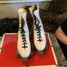 Vintage Womens Size 7 Roller Skates Chicago Custom Leather White w/Box Retro