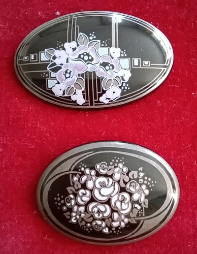 Two vintage jewellery - vintage,
