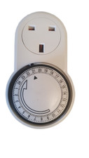 24 HOUR MECHANICAL SEGMENT TIMER SWITCH 13A UK MAINS PLUG WHITE PLANTLITE NEW