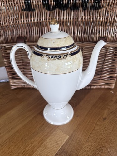 Wedgwood cornucopia coffee pot - wedgwood,
