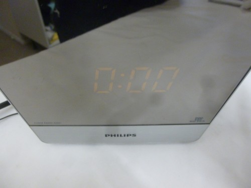 Philips alarm clock - clock/, radio