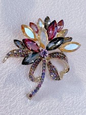 Vintage Elegant Crystal Flower