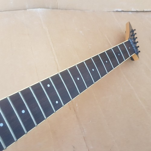Pointy headstock rosewood - pointy,