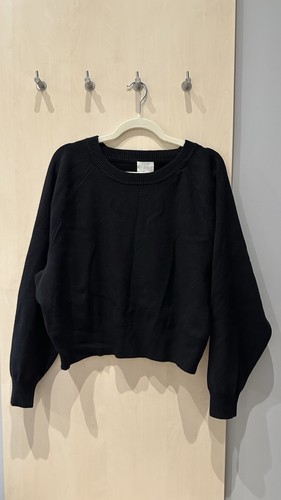Black short knit jumper with - short,
