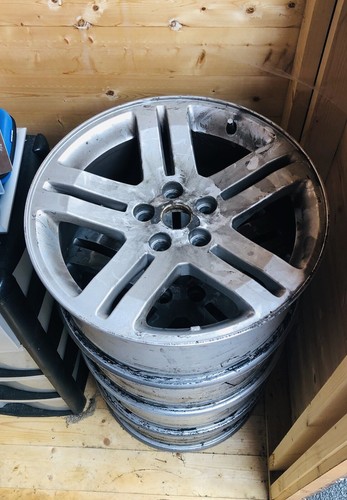 Chrysler 300c alloy wheel - chrysler,