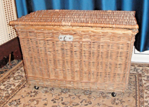 Large vintage wicker log - large,