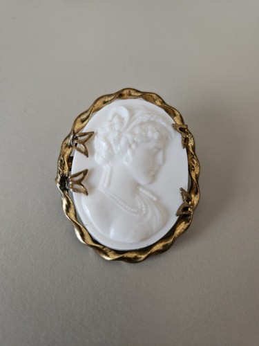 Vintage costume cameo - vintage,