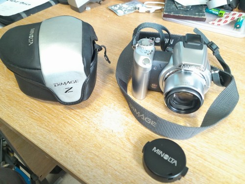 Minolta dimage 2 pixels - z1,