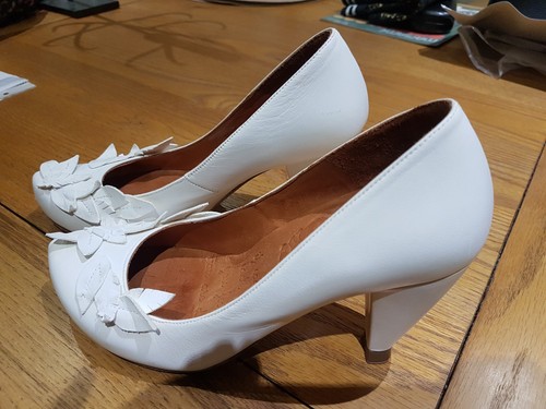 Chie mihara white - white, flower