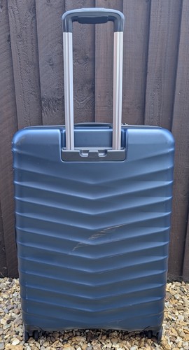 Samsonite large hard shell - hard,