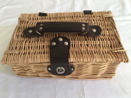 Small wicker hamper basket - small,