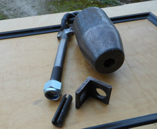 Mole plough expander and chain link with vat