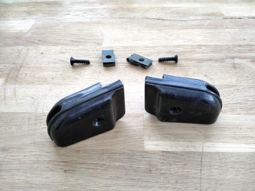 Mgb seat pivot plastics pair - pivot,