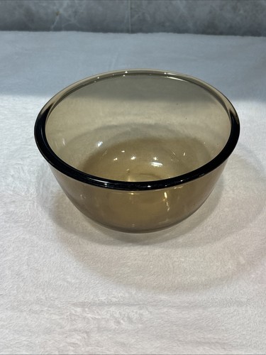 Small brown pyrex bowl - small,