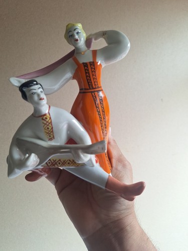 Russian dancers porcelain - dancers, ~