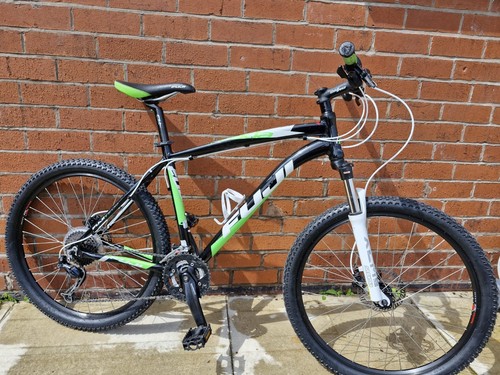 Fuji nevada mountain bike - 2.0,