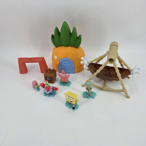 Spongebob pineapple house and - pineapple,