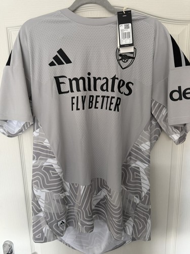Arsenal men large player - large,