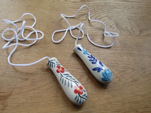 Vintage light cord pull