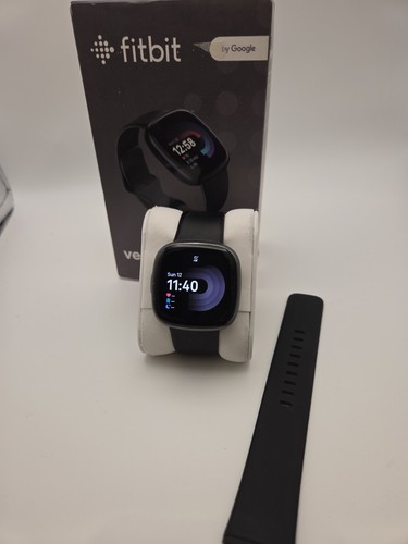 Fitbit versa fitness tracker - fitbit,