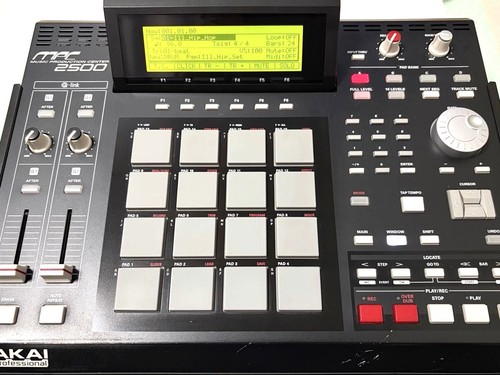 Akai mpc2500 black sampler - black,