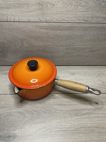 Vintage creuset cast iron - le,
