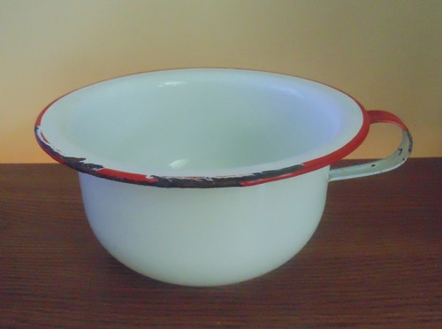 Vtg white enamel ware - ware, 7.25
