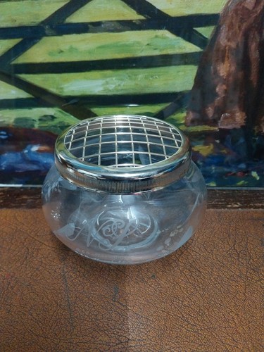 Cut glass rose bowl with - cut,