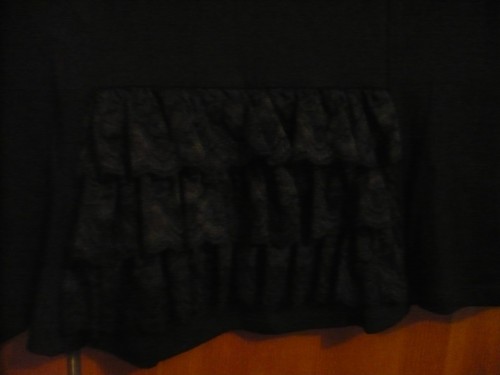 Pompoos black lace - pompoos, trimmed
