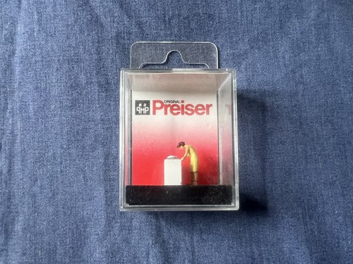 Preiser woman doing - preiser,,