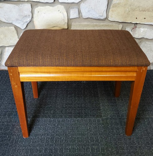 Vintage wooden piano - wooden,