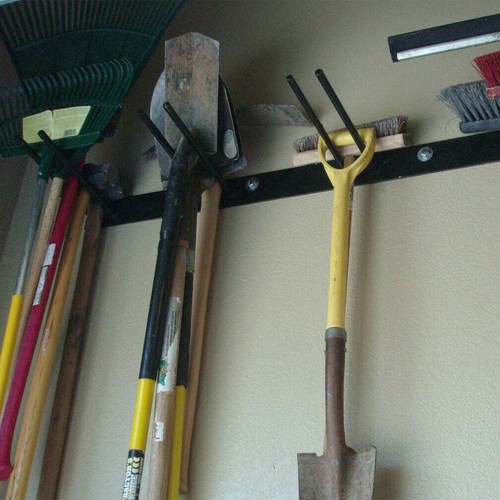 Anti drop garden tool rack - garden,