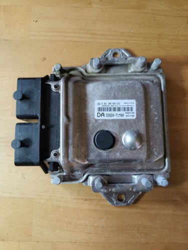 Ecu suzuki me17 0261s06683 - suzuki,