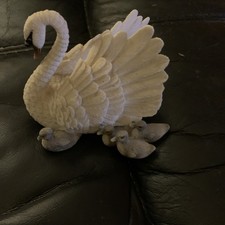 Swan ornament 