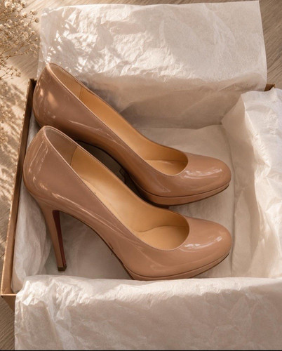 Christian louboutin beige - christian,