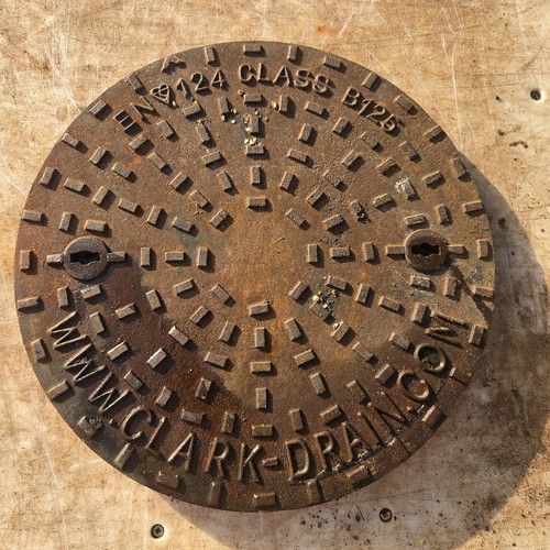 Round cast iron manhole - round,