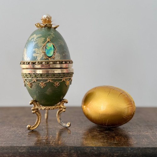 Fabergé style green egg - style,