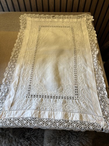 Vintage white linen - linen, table