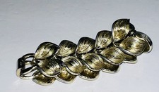 Vintage Coro Pegasus Bracelet Gold Tone Leaf Panel Design 7” Wide Link
