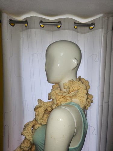 Hancrafted crochet ruffled - hancrafted,