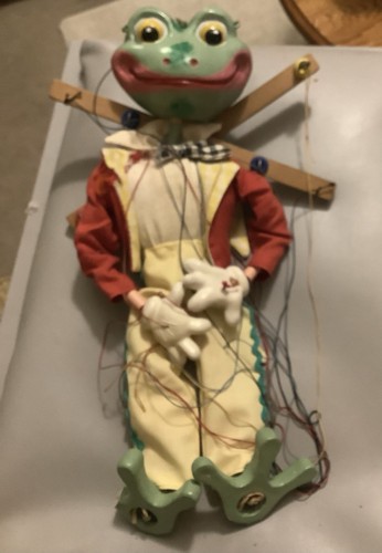 1963 pelham frog - frog, string