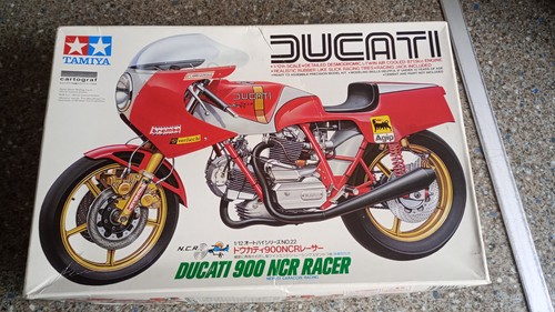 Tamiya ducati 900 ncr - 1/12,