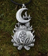 WITCHES CAULDRON MOON