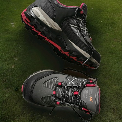 Ladies walking shoes size by - size, 6