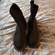 Women’s Worn Once CN43 Size