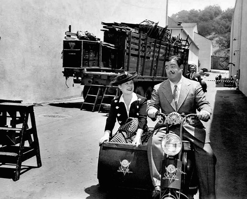 1940s lou costello - lou, driving
