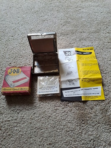 Vintage cigarette rolling - ,