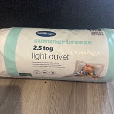Silentnight Summer Breeze 2.5 Tog Light Duvet - King (225cm X 220cm Approx)