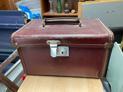 Vintage brown vanity - brown, case